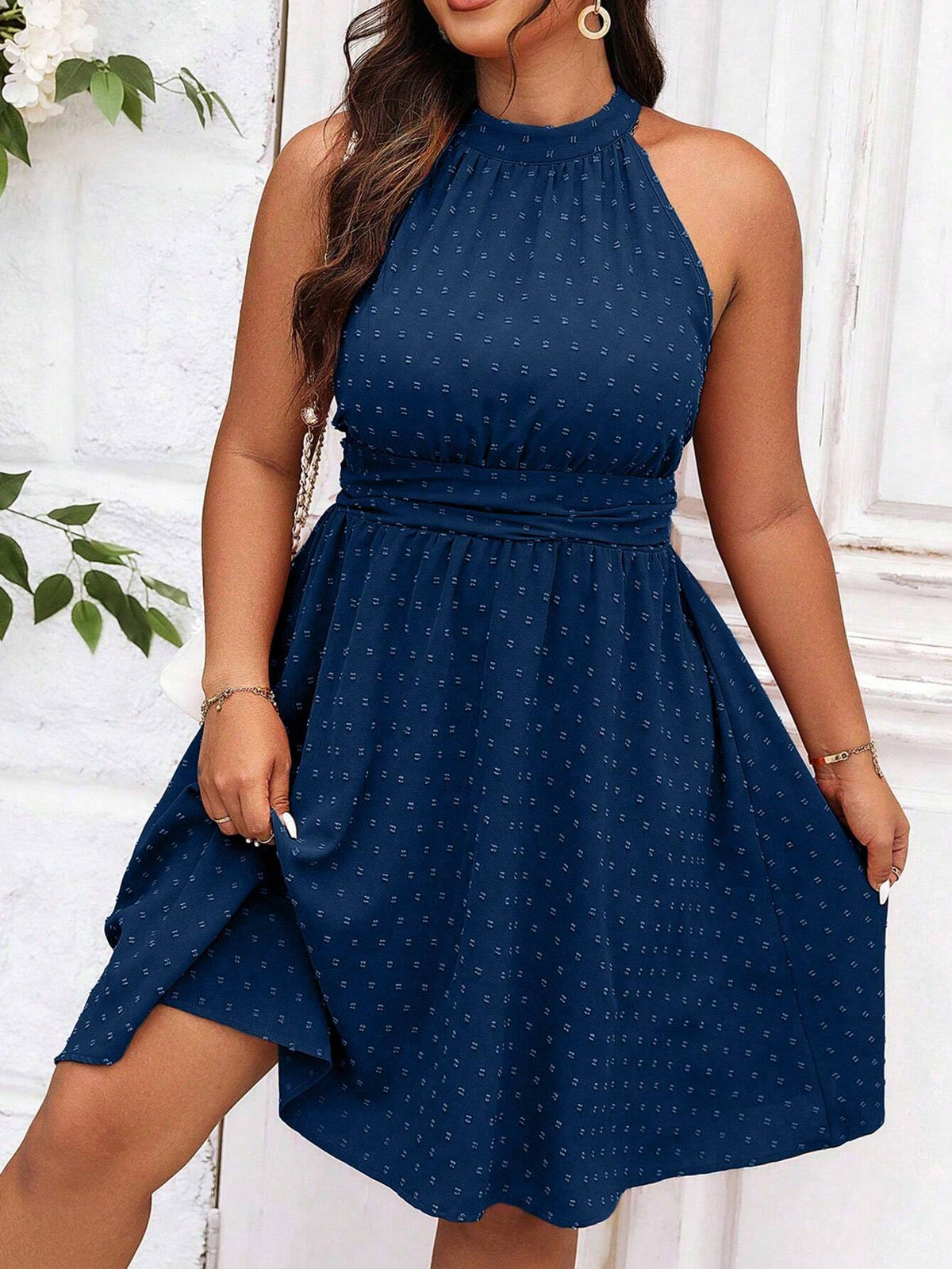 Vestido Ponto Suíço com Gola Halter Plus Size - Vera