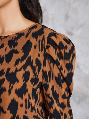 Blusa Aberta nas Costas com Estampa de Leopardo - Raquel