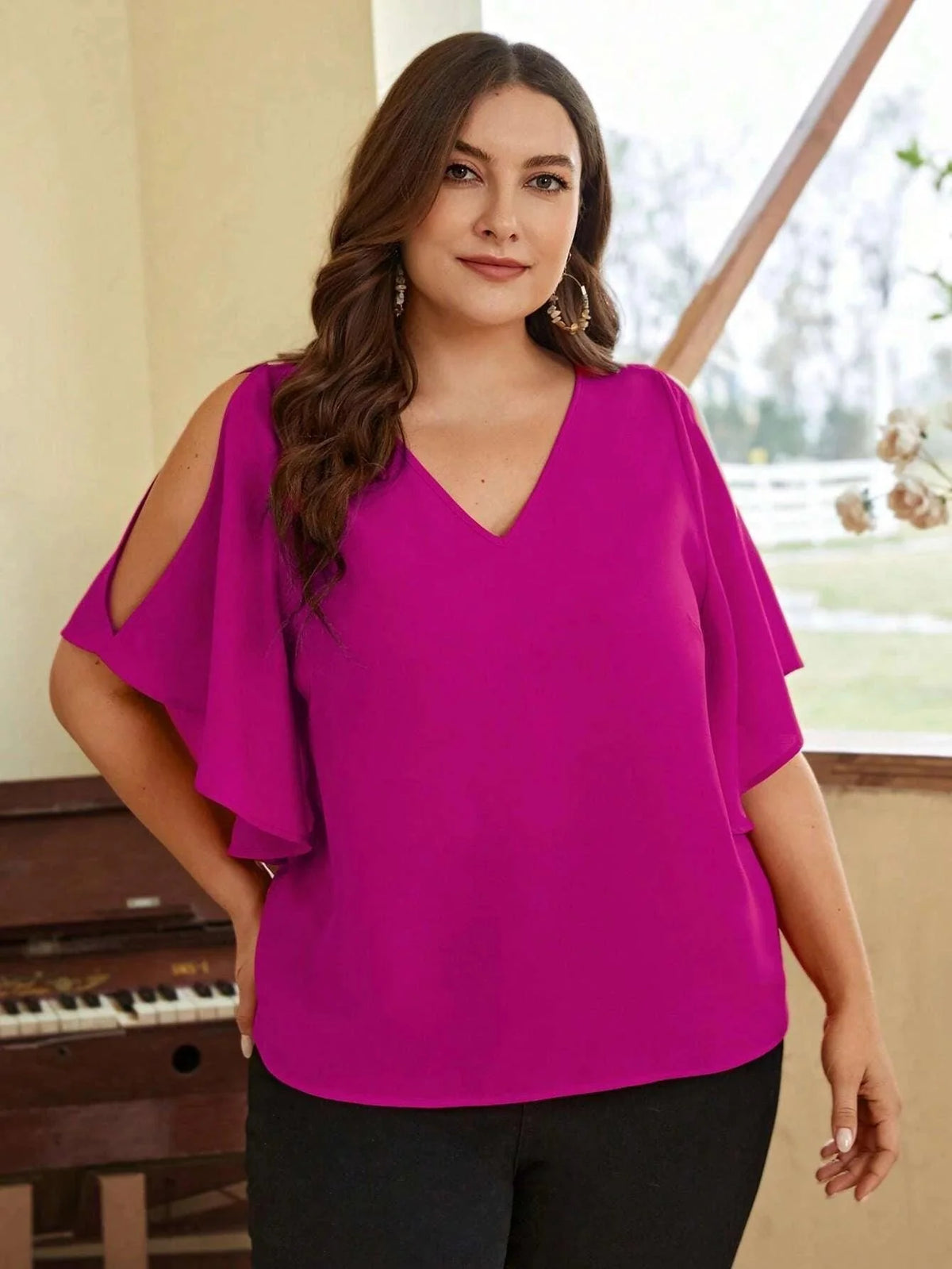 Blusa Com Recorte No Ombro Plus Size - tassiniSKU_1713794132374_112tassinitassini(A031)1713794132374/439Blusa Com Recorte No Ombro RoxoGcamisa feminina, blusas plus size feminina, blusas plus size, blusas femininas, blusa social feminina, blusa feminina plus size, blusa branca feminina,