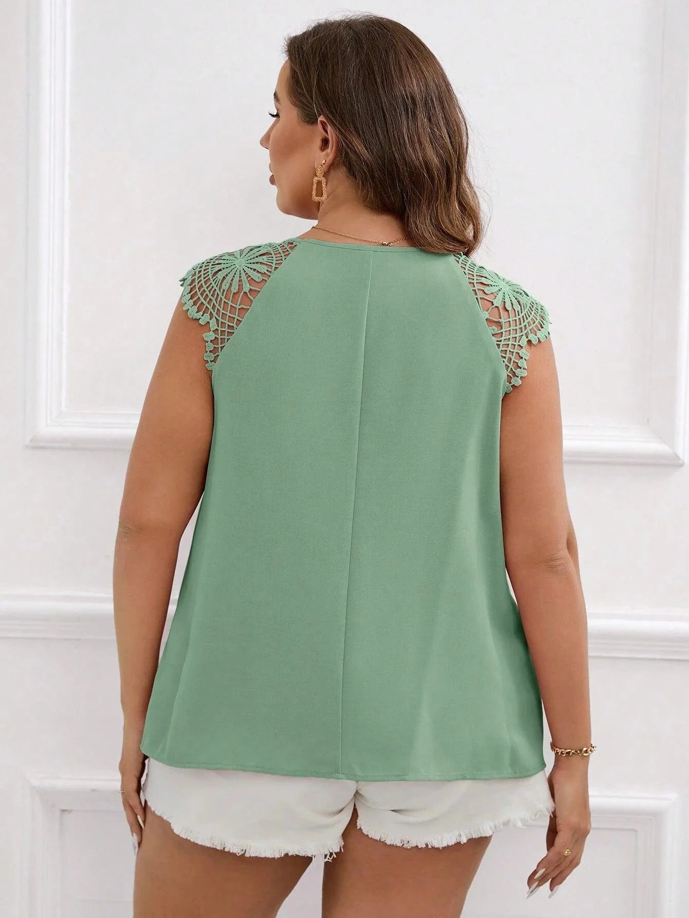 Blusa Detalhe Ombro a Ombro Plus Size - tassiniSKU_1713793383982_372tassinitassini(A032)1713793383982/309Blusa Detalhe Ombro a Ombro VerdeGcamisa feminina, blusas plus size feminina, blusas plus size, blusas femininas, blusa social feminina, blusa feminina plus size, blusa branca feminina,