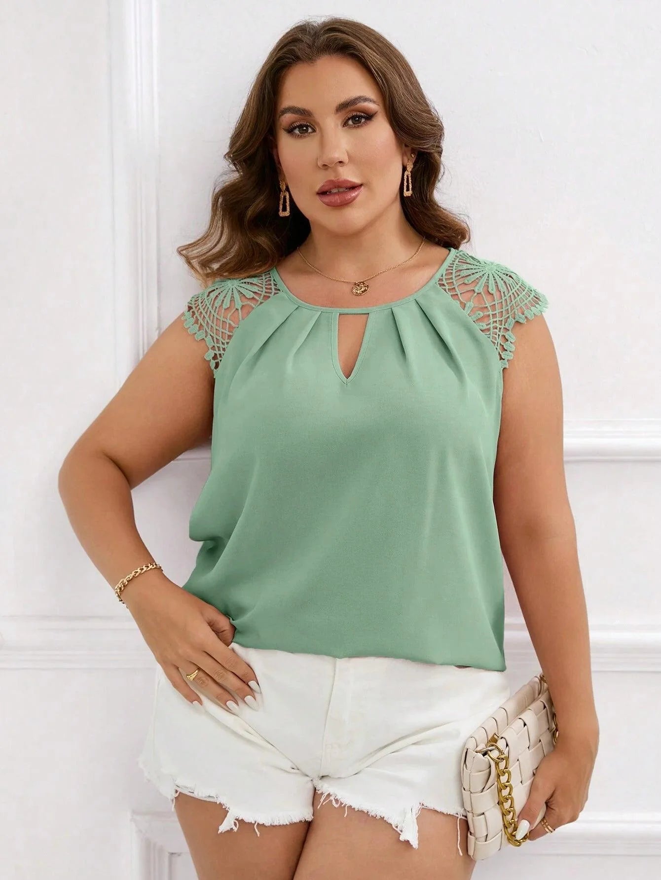 Blusa Detalhe Ombro a Ombro Plus Size - tassiniSKU_1713793383983_74tassinitassini(A032)1713793383983/182Blusa Detalhe Ombro a Ombro BrancoGcamisa feminina, blusas plus size feminina, blusas plus size, blusas femininas, blusa social feminina, blusa feminina plus size, blusa branca feminina,