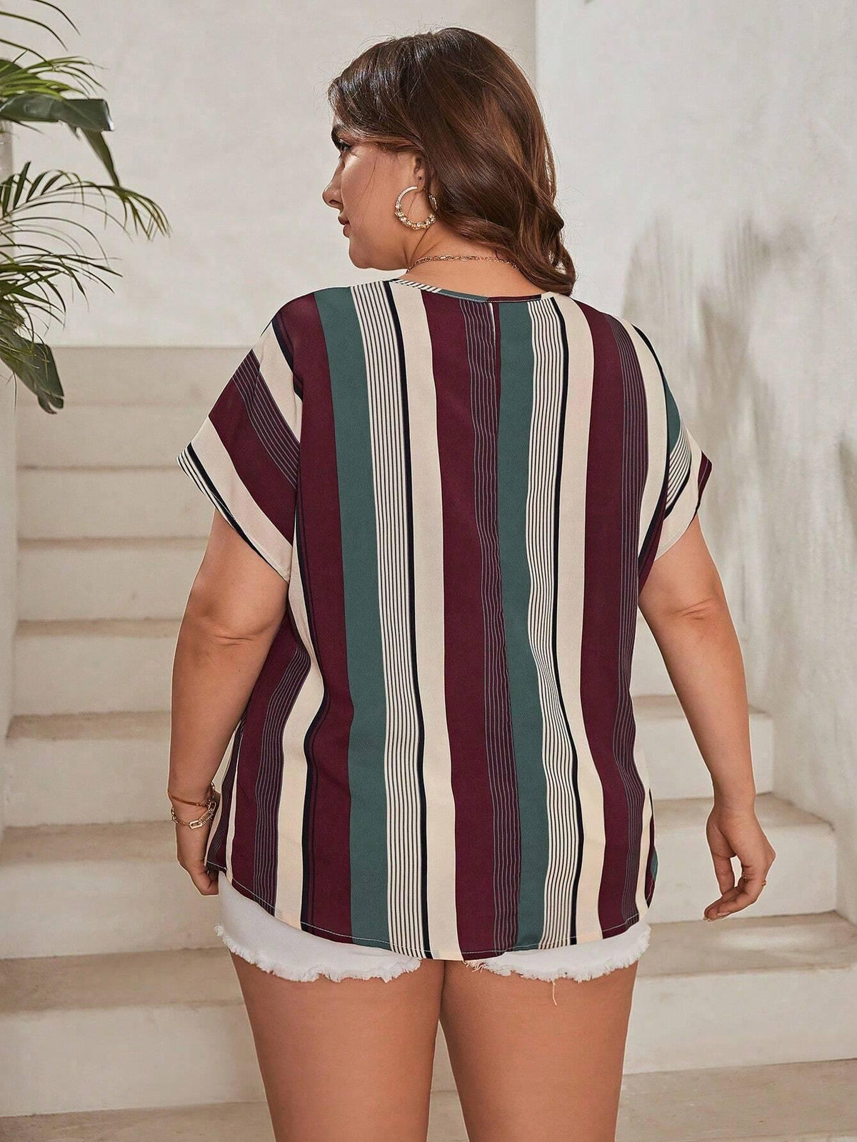 Blusa Listrada Plus Size - tassinitassinitassini(A030)Blusa Listrada VinhoGcamisa feminina, blusas plus size feminina, blusas plus size, blusas femininas, blusa social feminina, blusa feminina plus size, blusa branca feminina,