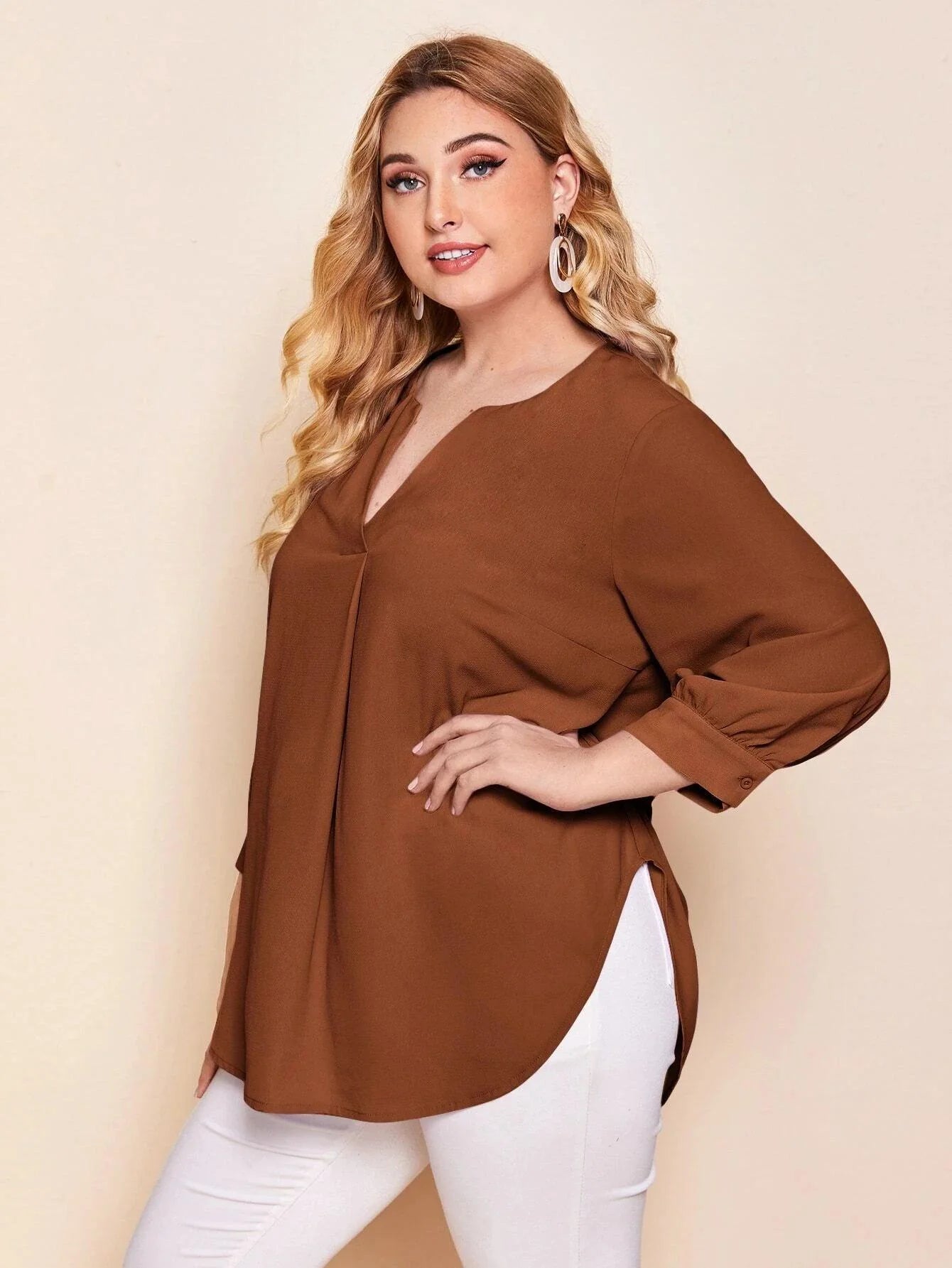 Blusa Social Lisa Plus Size - tassiniSKU_1713793742742_721tassinitassini(A033)1713793742742/746Blusa Social Lisa MarromGcamisa feminina, blusas plus size feminina, blusas plus size, blusas femininas, blusa social feminina, blusa feminina plus size, blusa branca feminina,