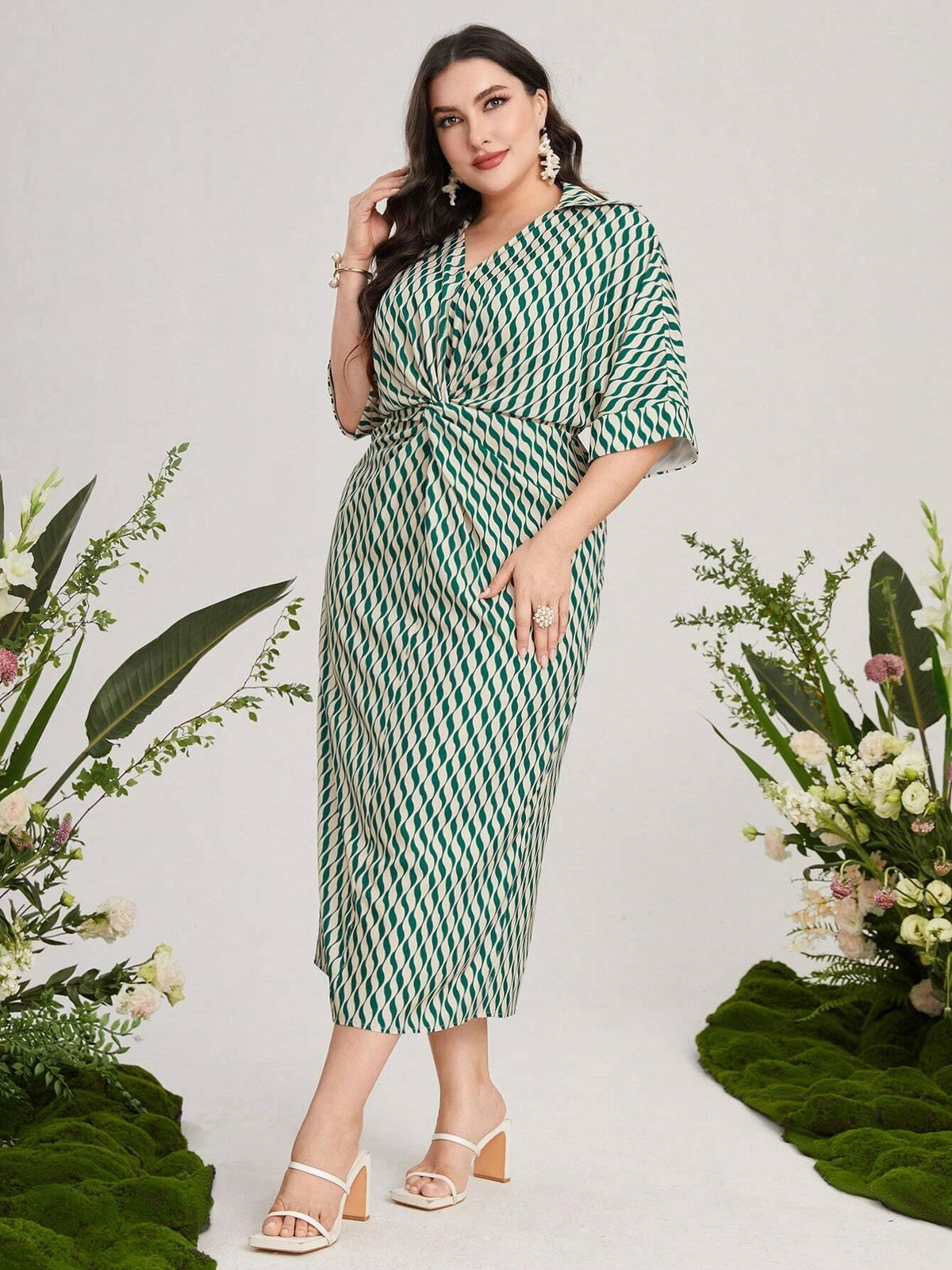 Vestido Verde Midi Plus Size - tassiniSKU_1713405607718_401tassinitassini(A063)1713405607718/985Vestido Verde Midi Plus SizeGvestidos plus size para o dia a dia, vestidos plus size, vestido social plus size, vestido preto plus size, vestido plus size soltinho, vestido plus size midi, vestido plus size longo, vestido midi plus size, moda festa plus size,